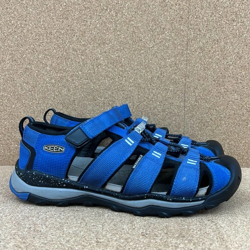 Keen Waterproof Flat Hiking Sandals Size 4